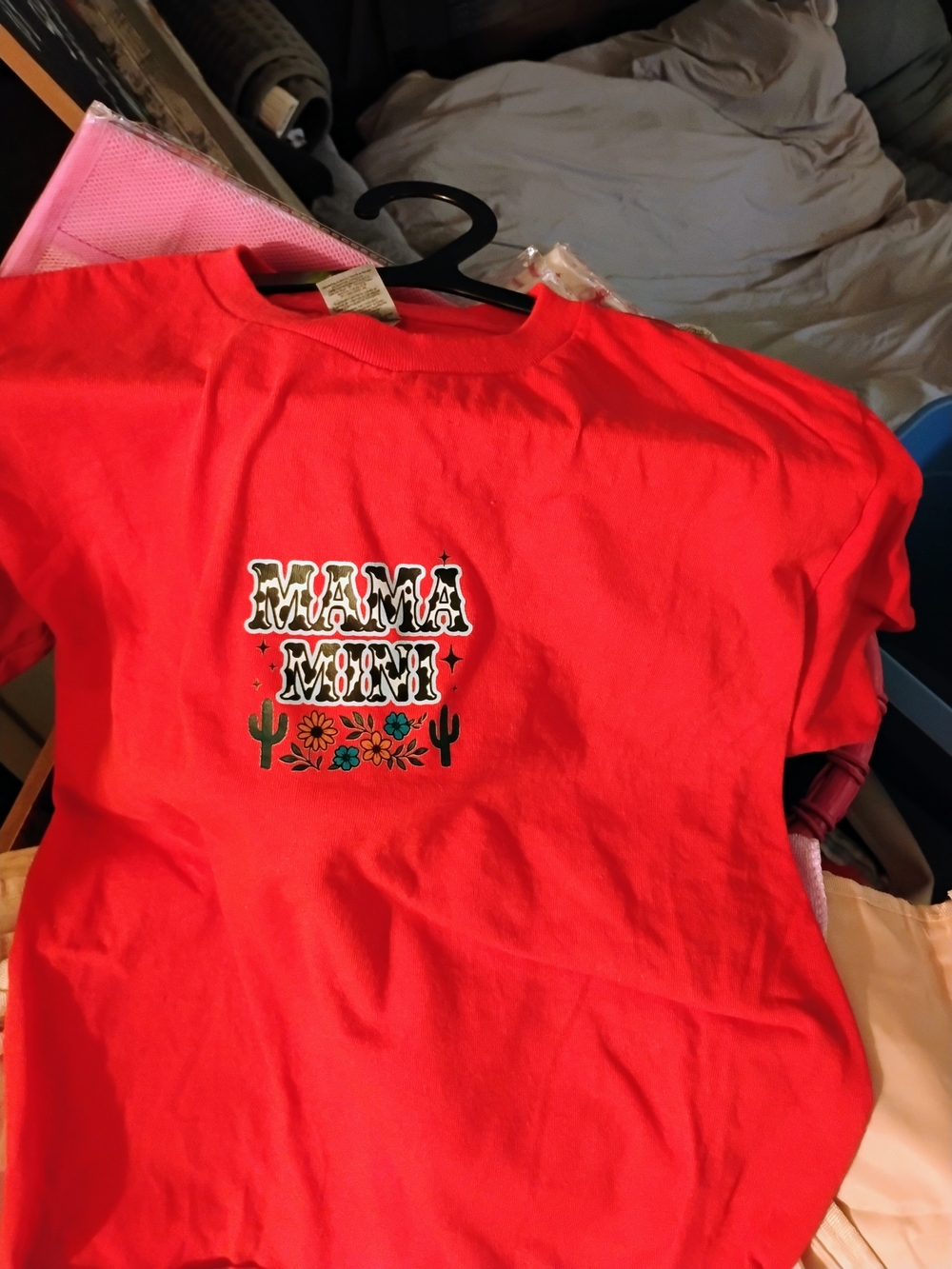 Gildan Red Kids' Tee with 'MAMA MINI' Graphic